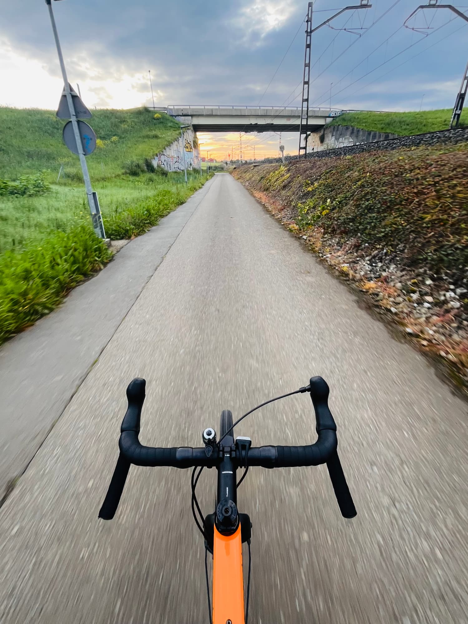 Una carretera secundaria, en mitad de ningún sitio Una carretera secundaria, en mitad de ningún sitio