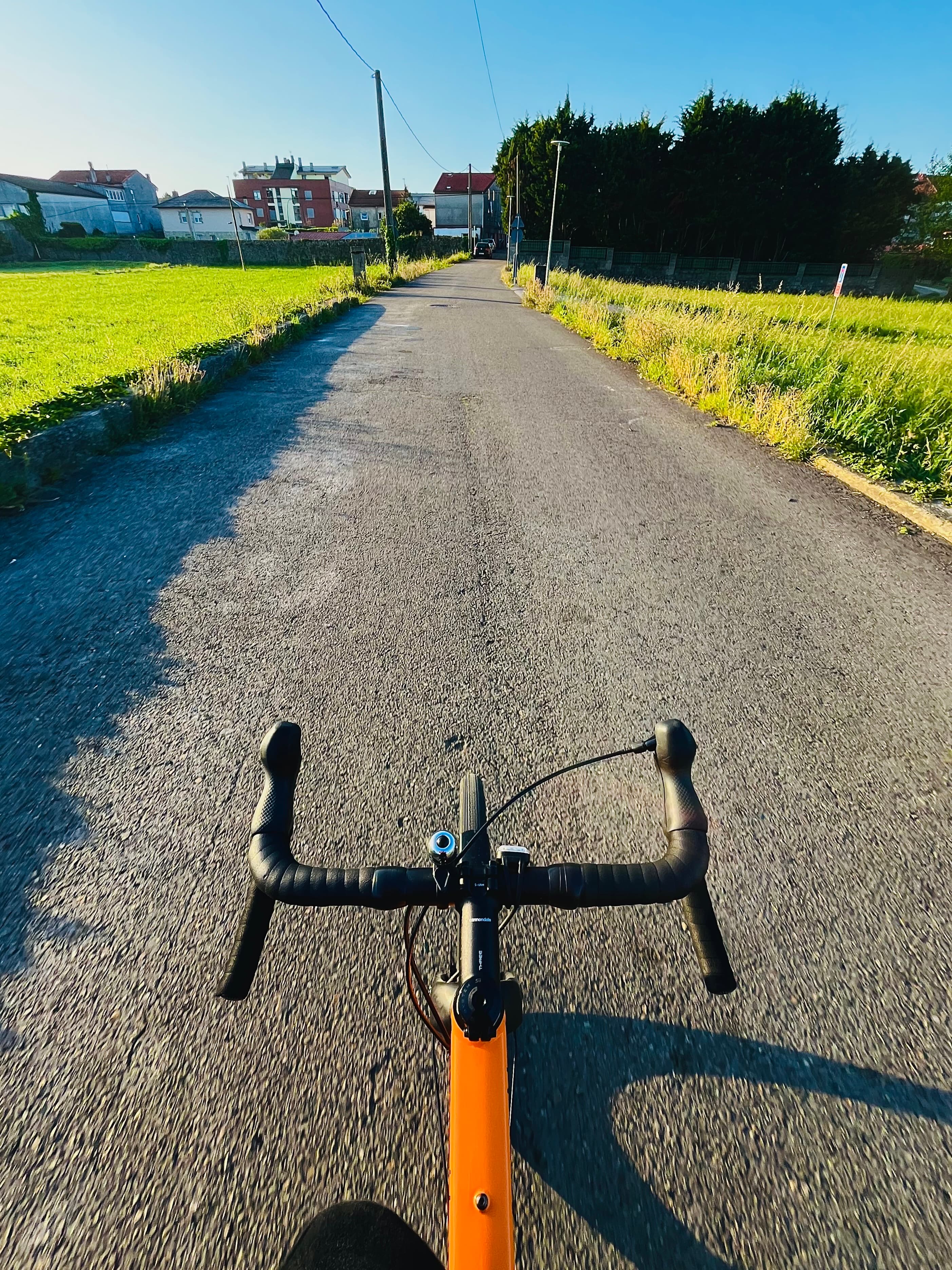 Una carretera secundaria. Una carretera secundaria.