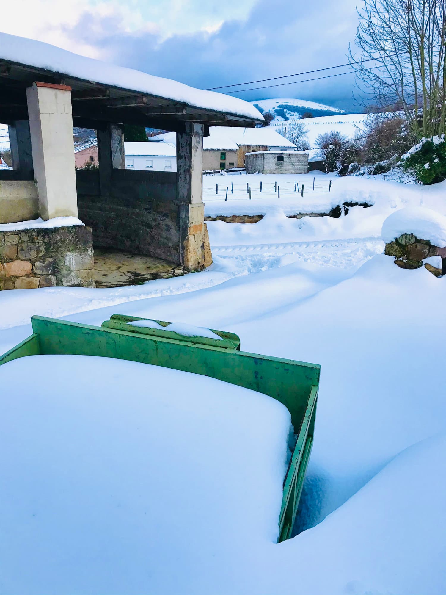 Estampa de nieve en la localidad de Ríoseco, en Cantabria Estampa de nieve en la localidad de Ríoseco, en Cantabria