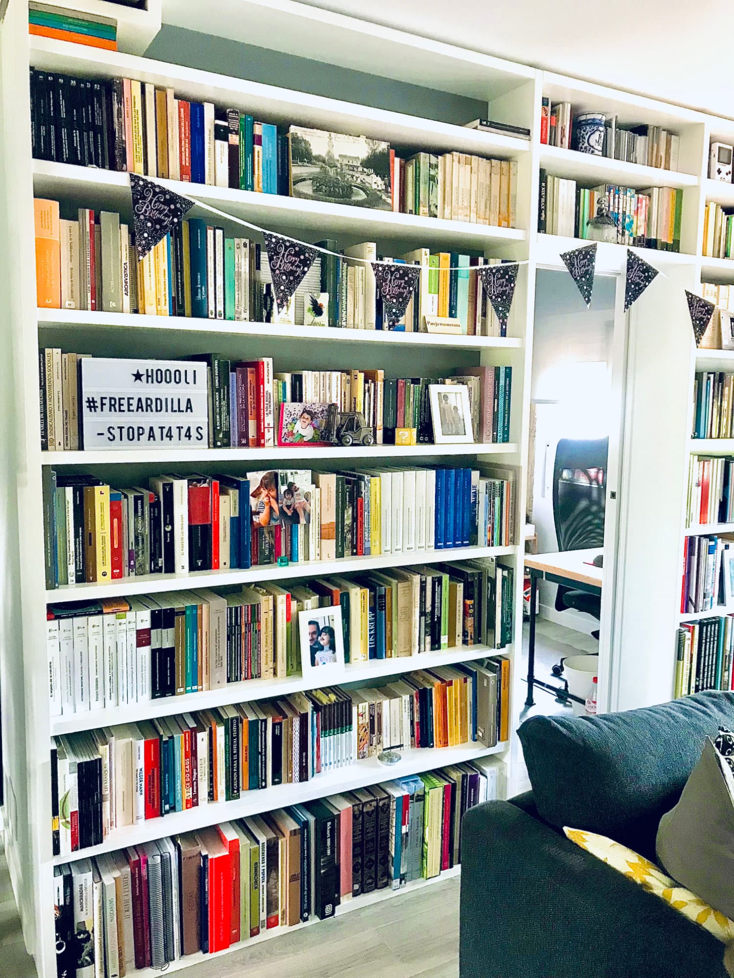 Nuestras librería; llena de libros Nuestras librería; llena de libros