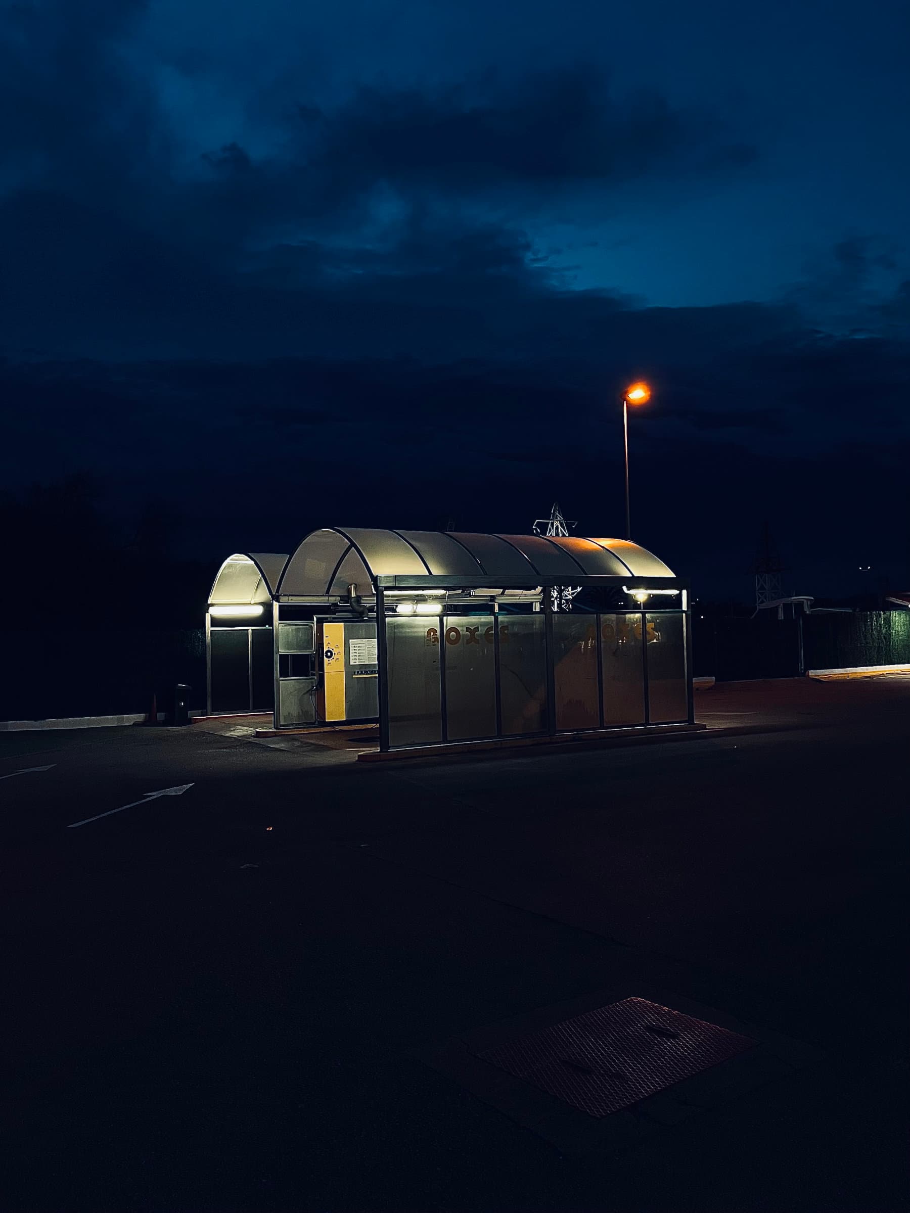 Un autolavado de coches Un autolavado de coches