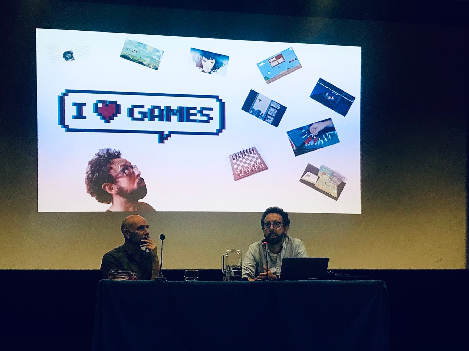 Jorge Oceja durante su presentación en su charla con la UNATE Jorge Oceja durante su presentación en su charla con la UNATE