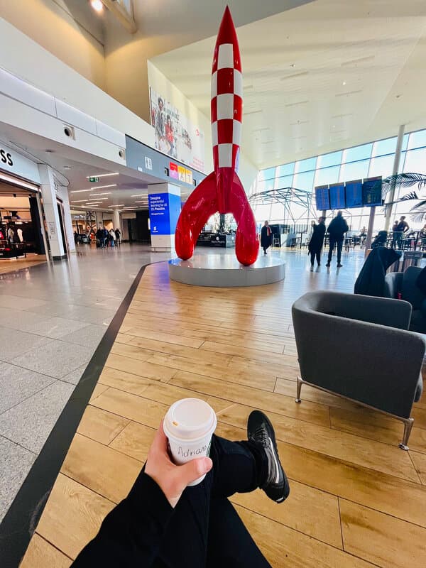 Una vista del cohete de Tintín, en el aeropuerto de Bruselas Una vista del cohete de Tintín, en el aeropuerto de Bruselas