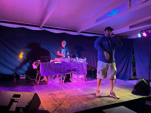 DJ UVE y Van Deep en el Espacio Creativo J.M Illera DJ UVE y Van Deep en el Espacio Creativo J.M Illera