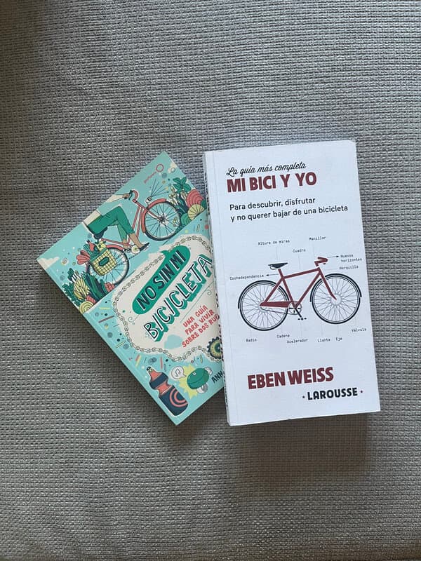 Dos libros sobre bicicletas Dos libros sobre bicicletas