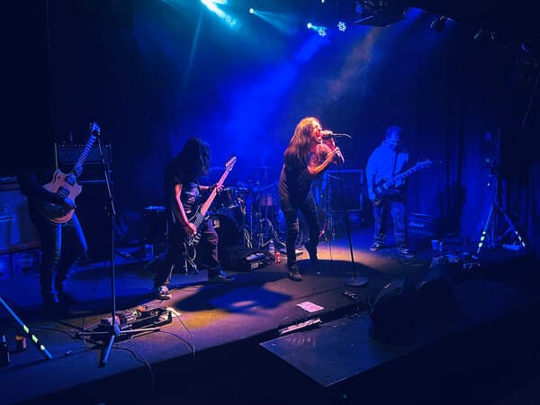 Voltaje Cadáver, en la A.C Octubre Voltaje Cadáver, en la A.C Octubre